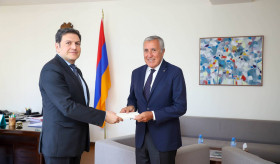 L'Ambasciatore del Sovrano Ordine di Malta ha consegnato copia delle Lettere Credenziali al Vice Ministro degli Affari Esteri della Repubblica d’Armenia