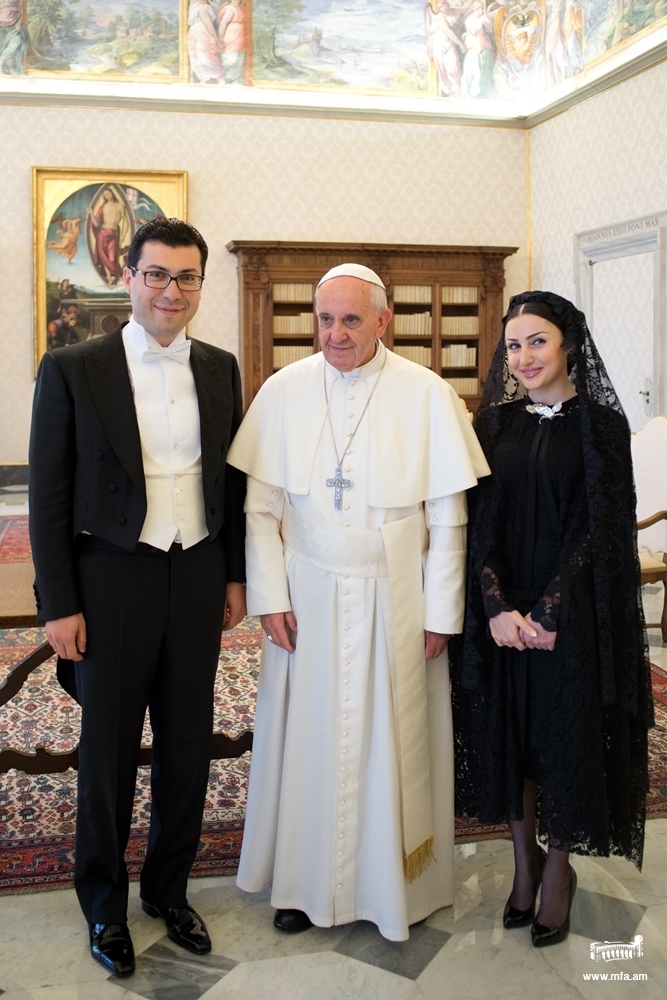 Ամբողջ ալբոմ