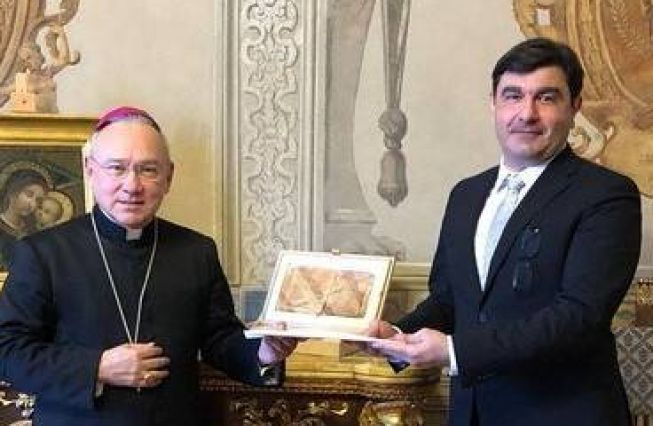 L'Ambasciatore Boris Sahakyan ha consegnato la Copia delle Lettere Credenziali a S.E. Mons. Edgar Peña Para, Sostituto per gli Affari Generali della Segreteria di Stato della Santa Sede